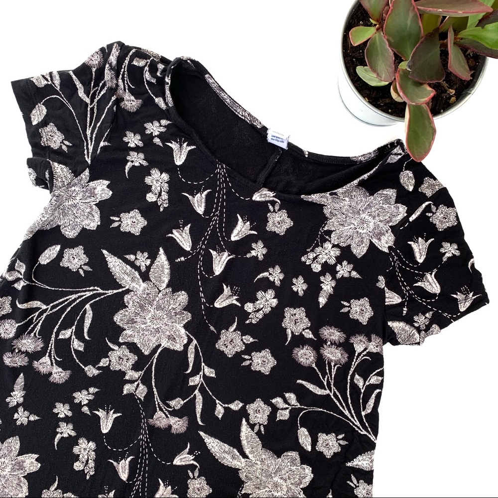 Old Navy Black Short Sleeve Floral Shift Dress